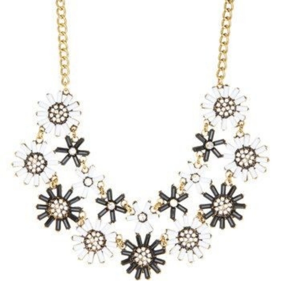 Eye Candy Los Angeles rhinestone floral statement necklace - Picture 2 of 2